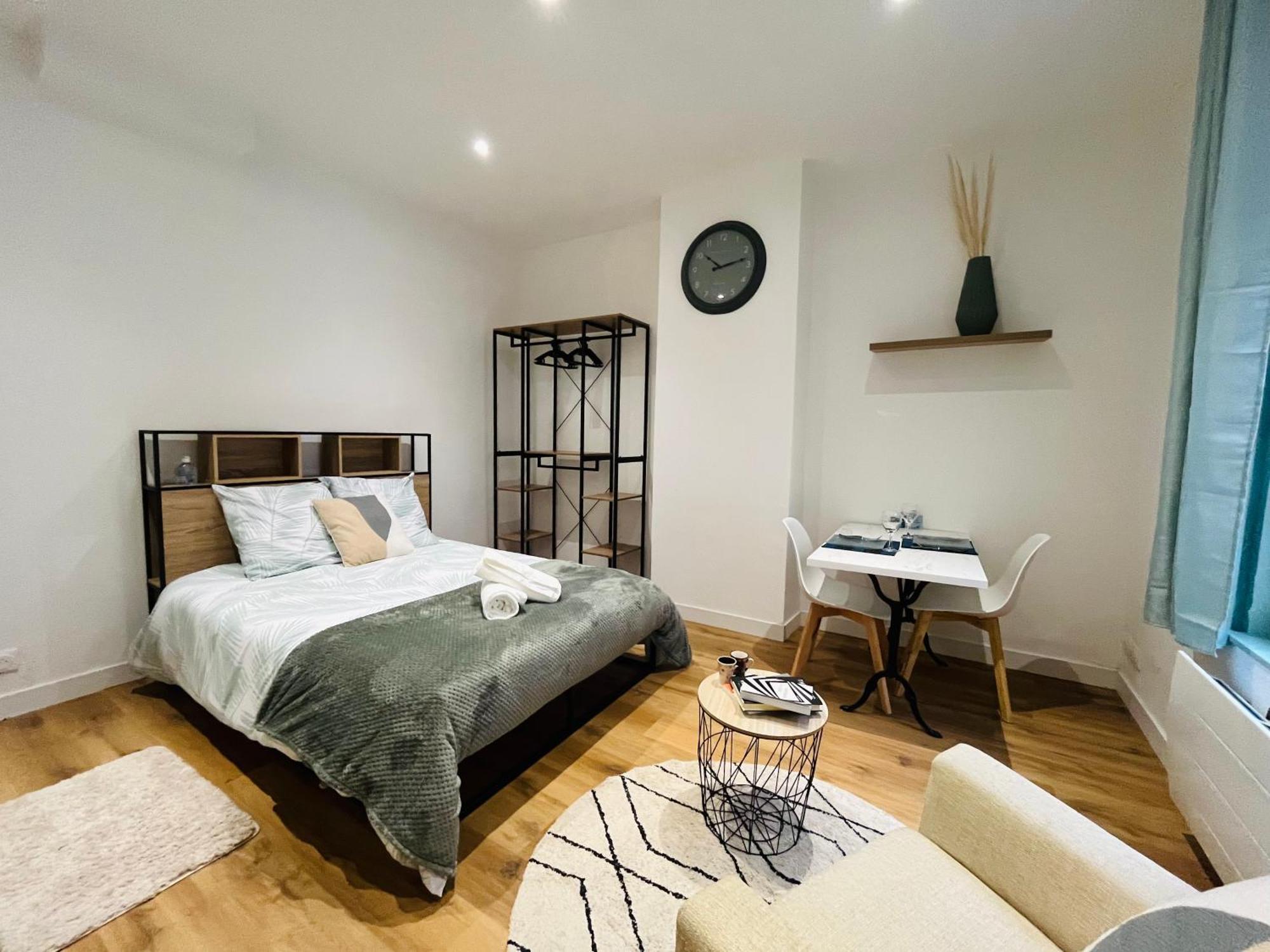 Appartamento La Ruche Arrageoise - Parking Gratuit - Cozy - Grand Lit - Long Sejour Arras Esterno foto