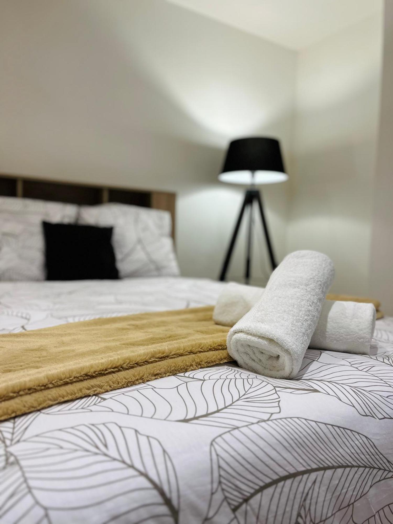 Appartamento La Ruche Arrageoise - Parking Gratuit - Cozy - Grand Lit - Long Sejour Arras Esterno foto