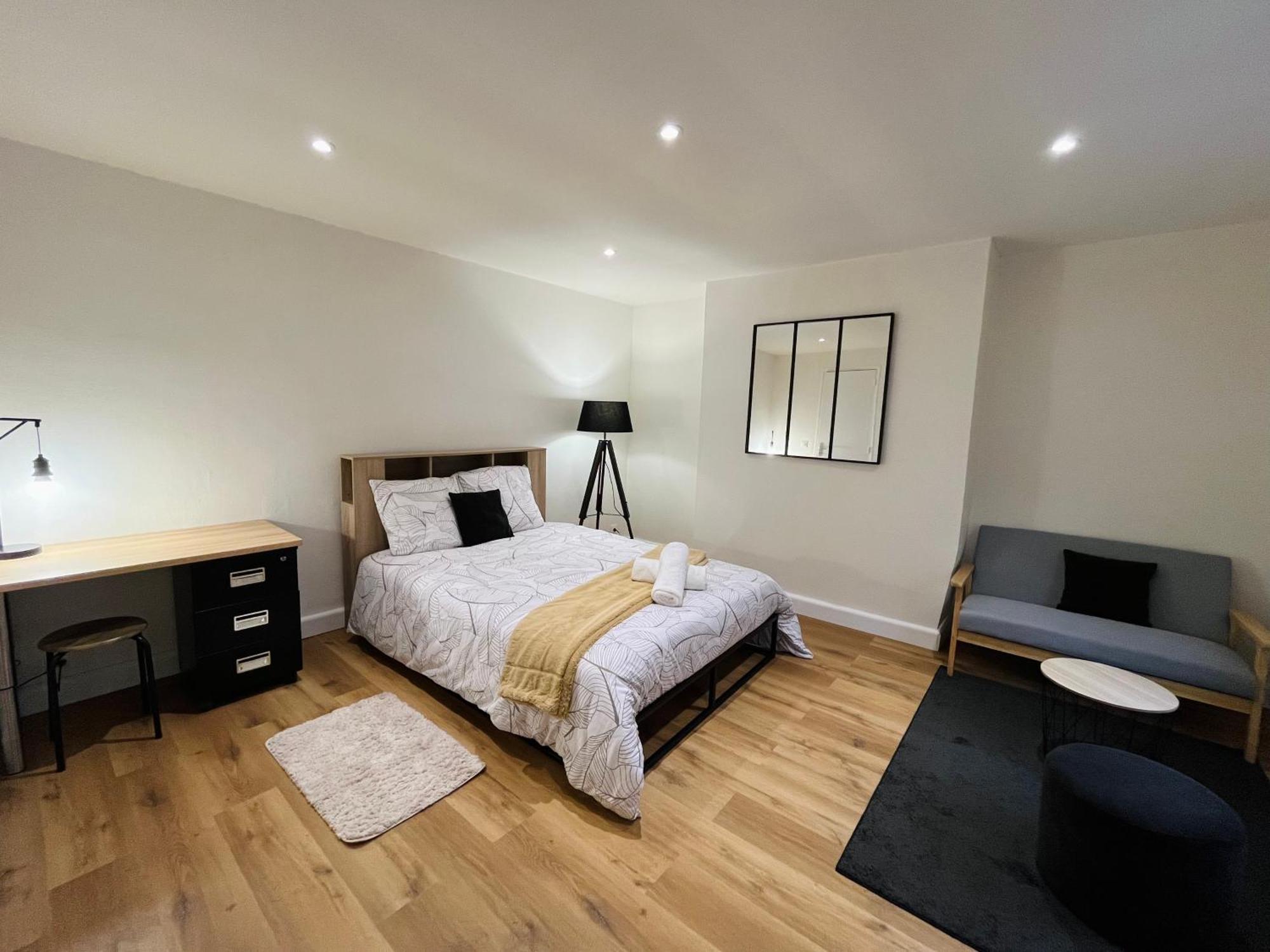Appartamento La Ruche Arrageoise - Parking Gratuit - Cozy - Grand Lit - Long Sejour Arras Esterno foto