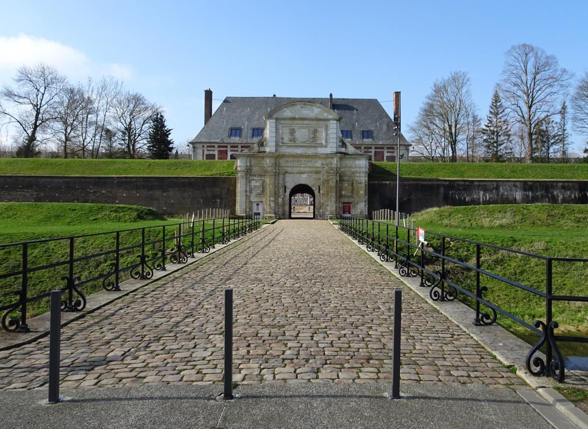 Appartamento La Ruche Arrageoise - Parking Gratuit - Cozy - Grand Lit - Long Sejour Arras Esterno foto